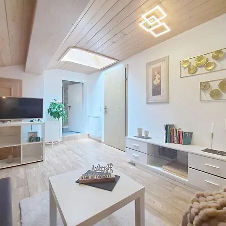 Holzegger By Interhome * هارت إم زيلرتال