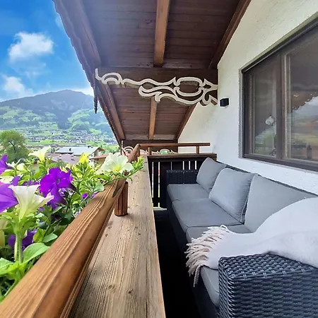 Holzegger By Interhome شقة هارت إم زيلرتال