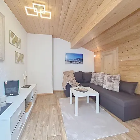 Holzegger By Interhome شقة