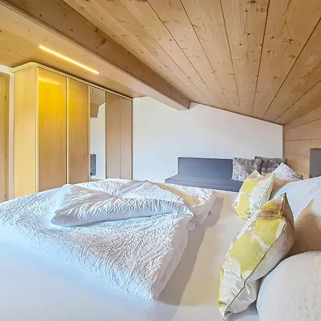 Holzegger By Interhome شقة
